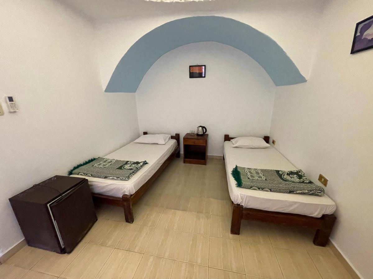 Dolphin Camp Hotel ดาฮับ ภายนอก รูปภาพ